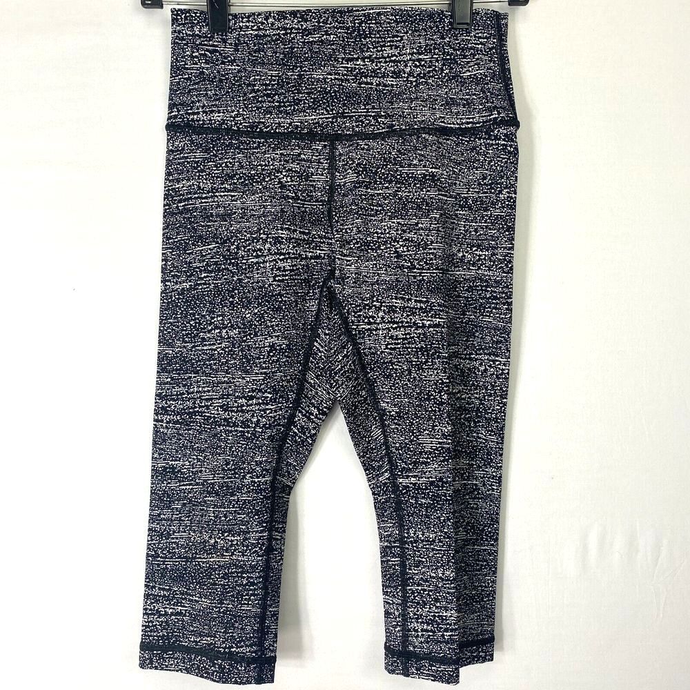 Lululemon Women Size 6 Wunder Under Hi-Rise Crop Leggings Black White Patterned